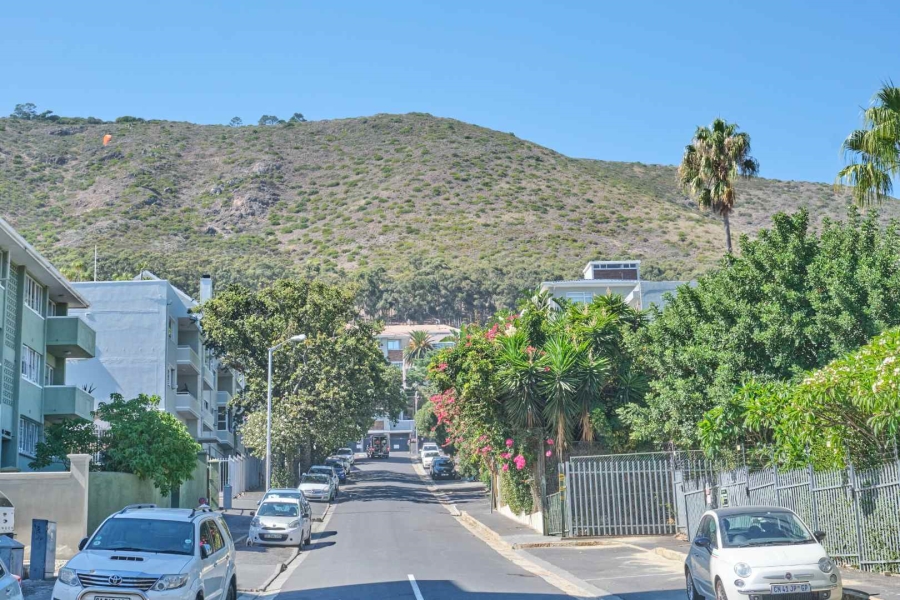 1 Bedroom Property for Sale in Sea Point Western Cape